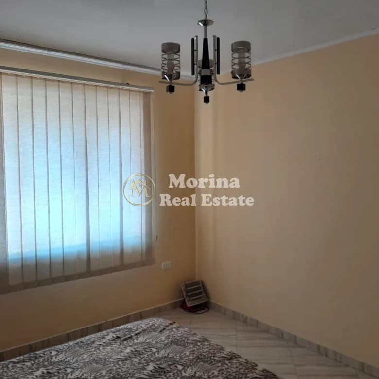 Qera | Ambjent Biznesi | Rruga Bardhyl | 470 €/muaj 2