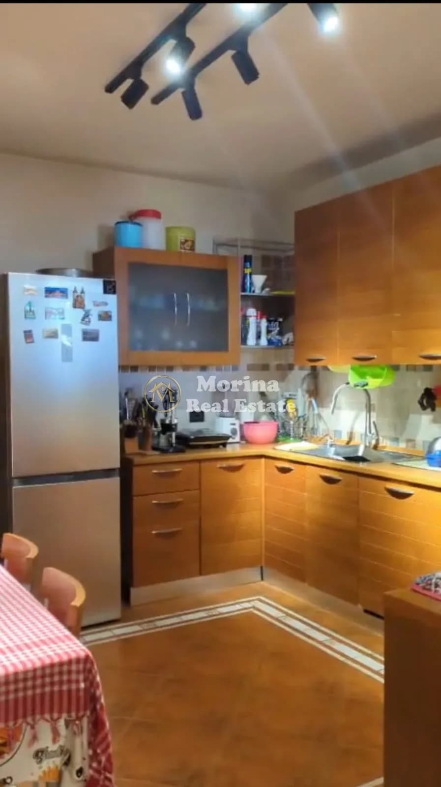 Shitje | Apartament 2 + 1 | Rruga Fortuzi | 300000 € 2