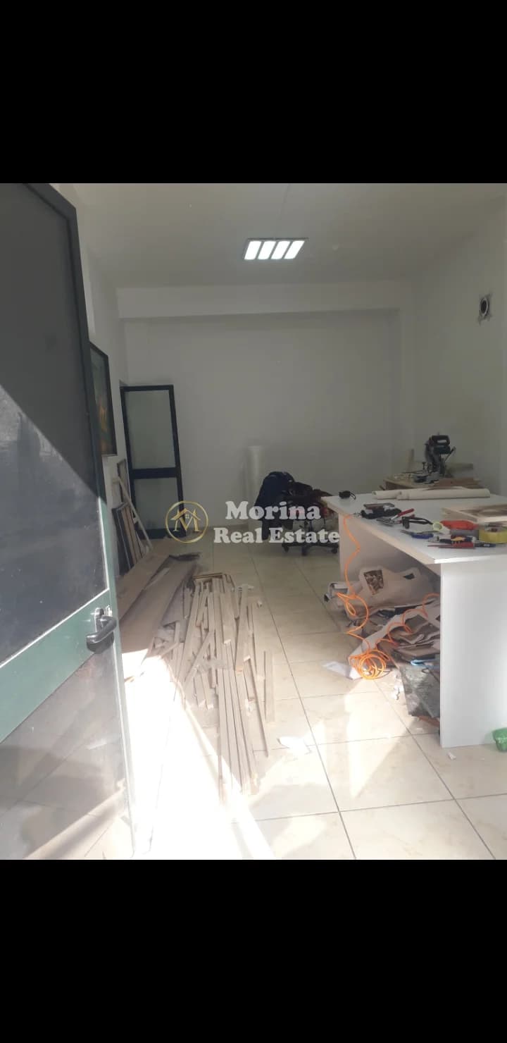 Qera | Ambjent Biznesi | Rruga Riza Cerova | 450 €/muaj