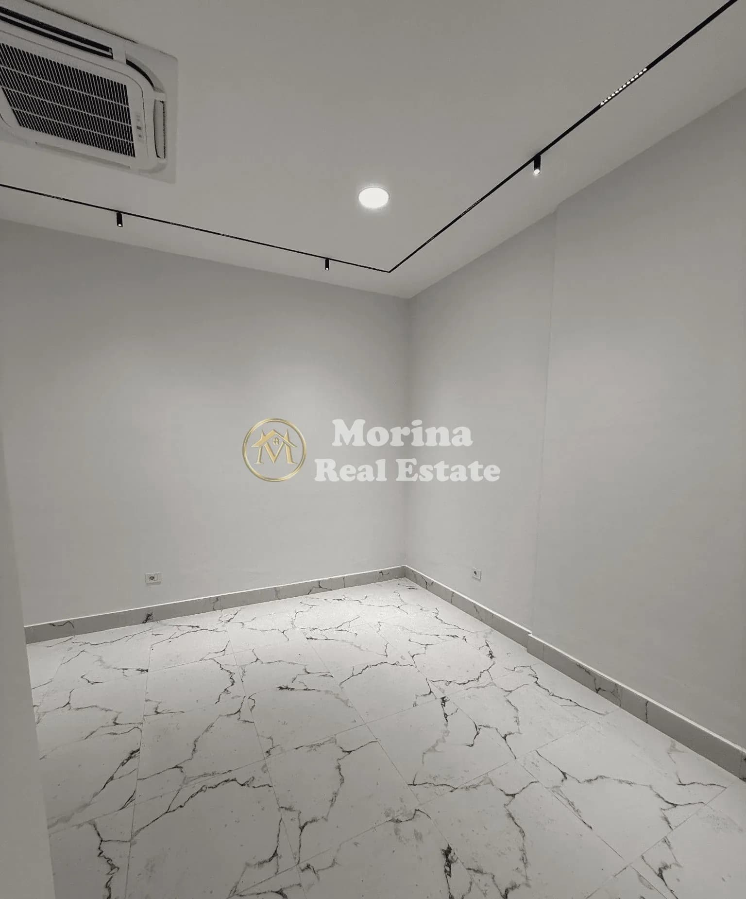 Qera | Ambjent Biznesi | Skanderbeg Square | 900 €/muaj 4