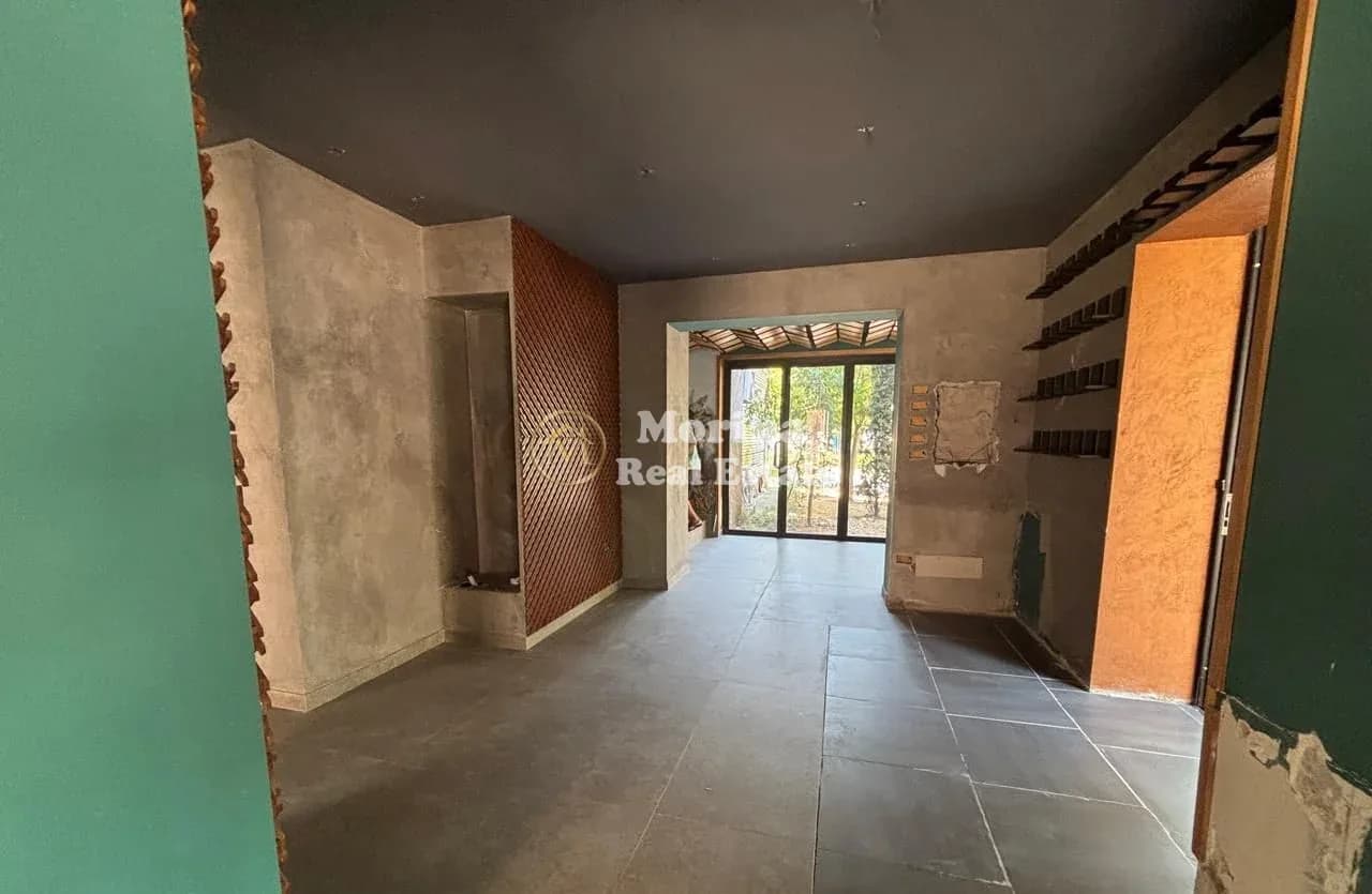 Shitje | Ambjent Biznesi | 21 Dhjetori | 700000 € 2