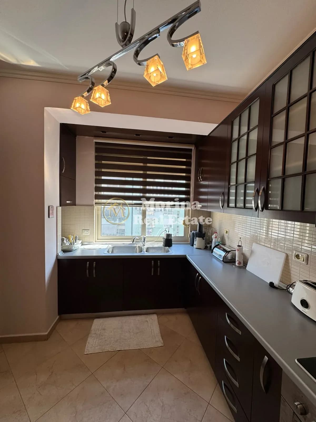 Qera | Apartament 2 + 1 + Parkim | Komuna e Parisit | 850 €/muaj