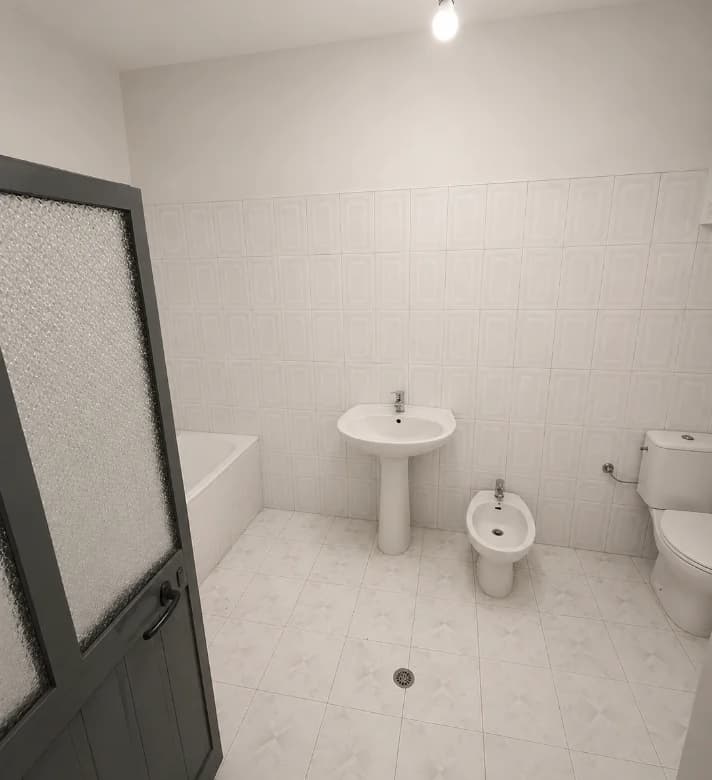 Shitje | Vilë 3 + 1 | 500 m larg QSUT | 200000 €