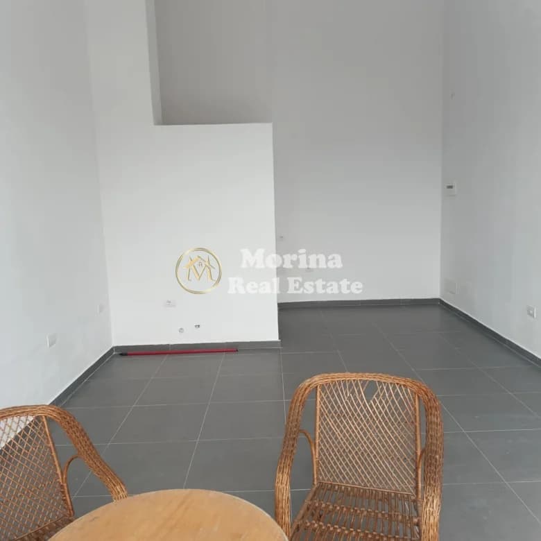 Qera | Ambjent Biznesi | Rruga Hamdi Sulçebe | 500 €/muaj 3