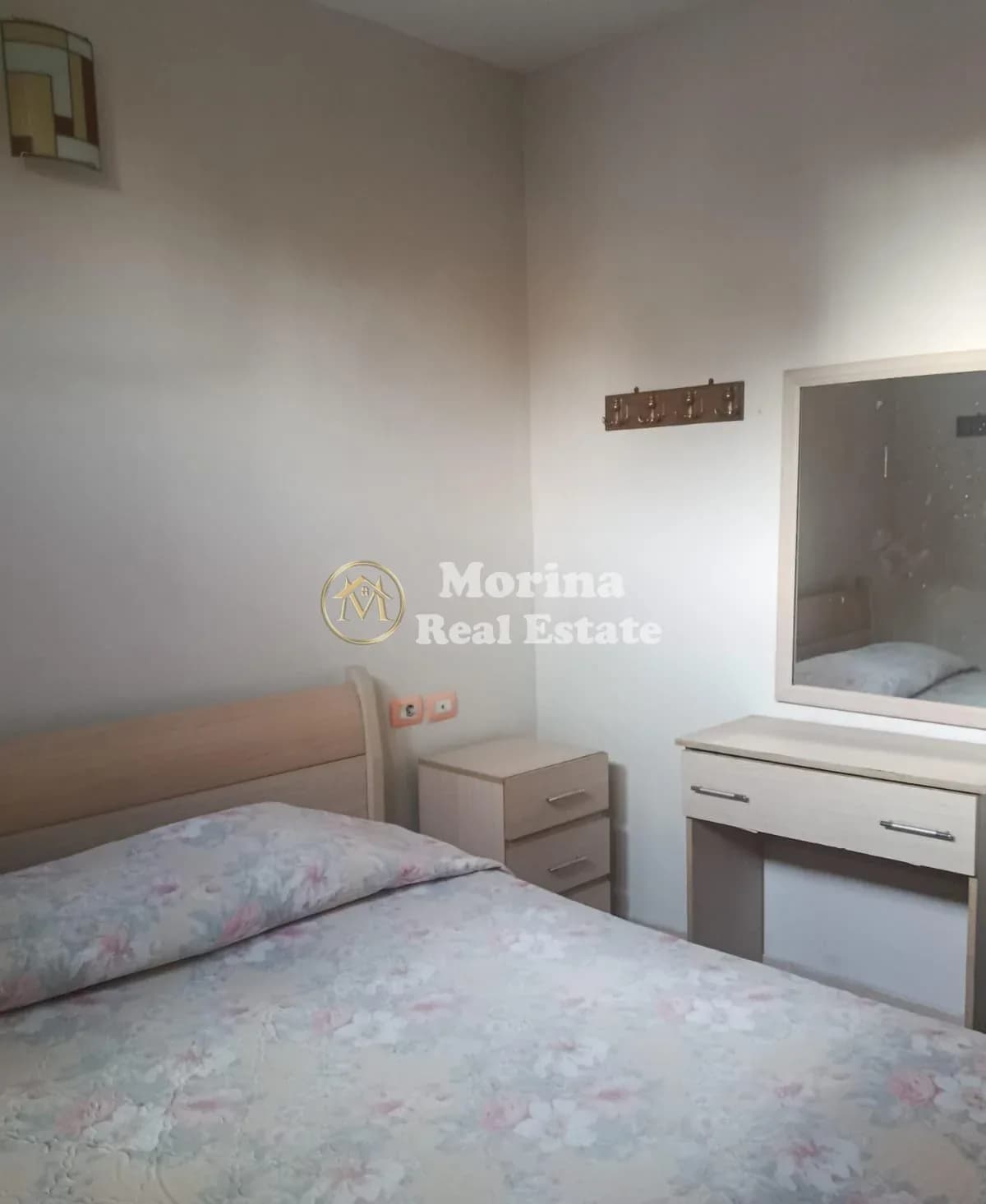 Qera | Shtëpi private 2 + 1 | Bulevardi Zogu i Parë | 1200 €/muaj 2
