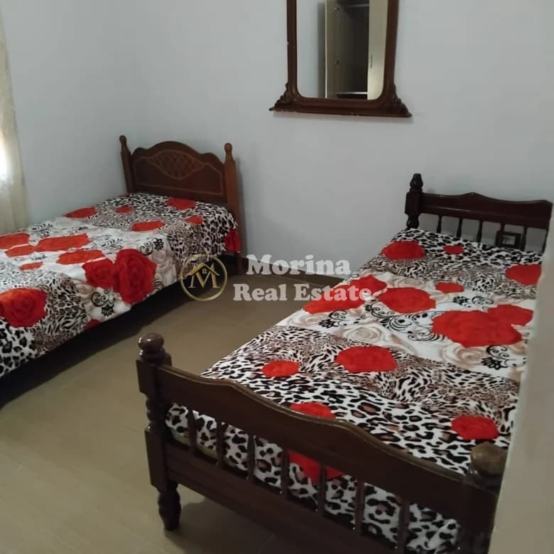 Qera | Shtëpi private 1 + 1 | Rruga Jordan Misja | 300 €/muaj 4