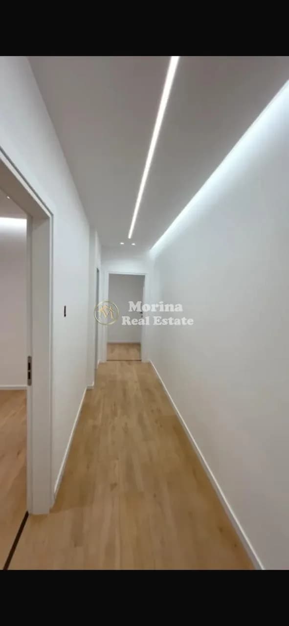 Shitje | Apartament 2 + 1 + 2 | 21 Dhjetori afer SQ21 | 270000 € 3