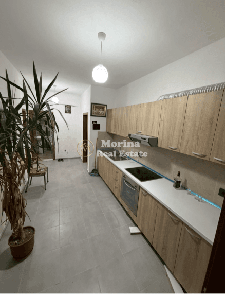 Qera | Shtëpi private 2 + 1 | Babrru | 300 €/muaj