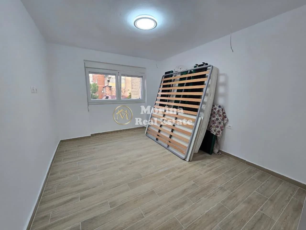 Qera | Ambjent Biznesi | 21 Dhjetori, Inxhinieria e Ndertimit | 1000 €/muaj 4