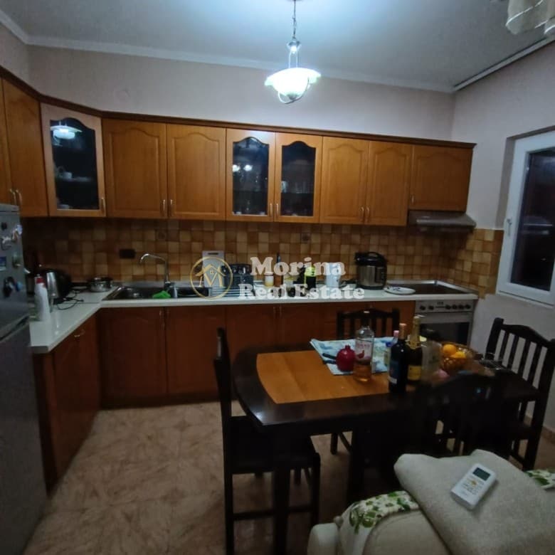 Qera | Shtëpi private 2 + 1 | Ali Demi | 500 €/muaj 4