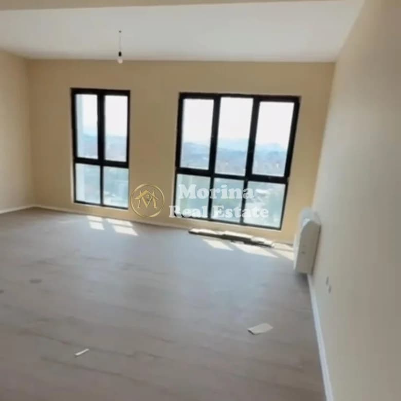 Qera | Ambjent Biznesi | Kompleksi Arlis | 800 €/muaj 3