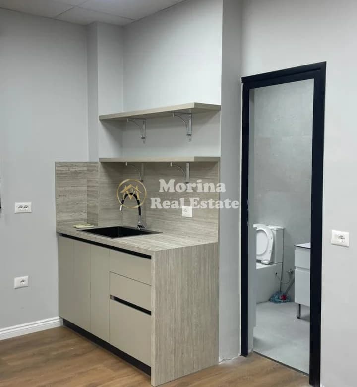 Qera | Ambjent Biznesi | Qendër | 950 €/muaj 4