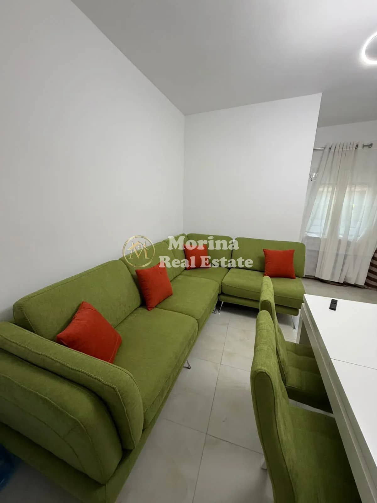 Qera | Shtëpi private 2 + 1 | Rruga Riza Cerova | 650 €/muaj