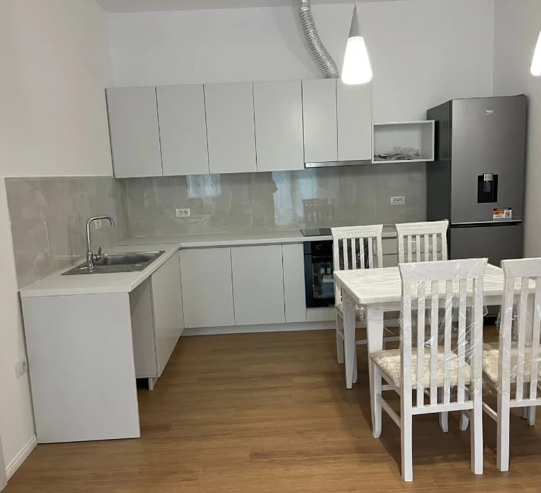 Qera | Vilë 1 + 1 | Ali Demi | 450 €/muaj 2