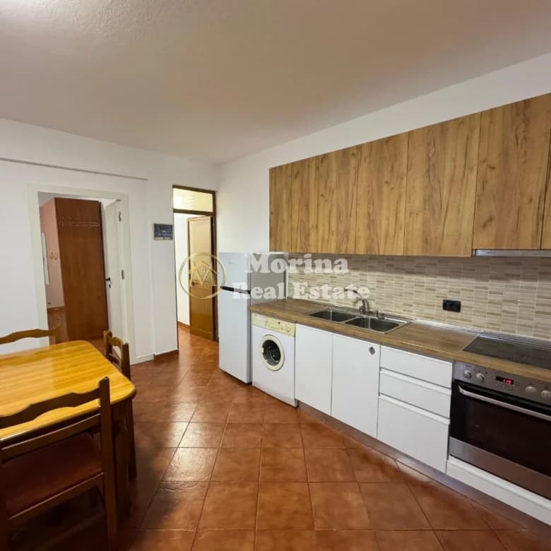 Qera | Shtëpi private 1 + 1 | Qytet Studenti | 400 €/muaj