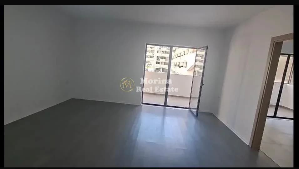 Qera | Ambient biznesi 1 + 1 | Rruga 5 Maji | 400 €/muaj 2