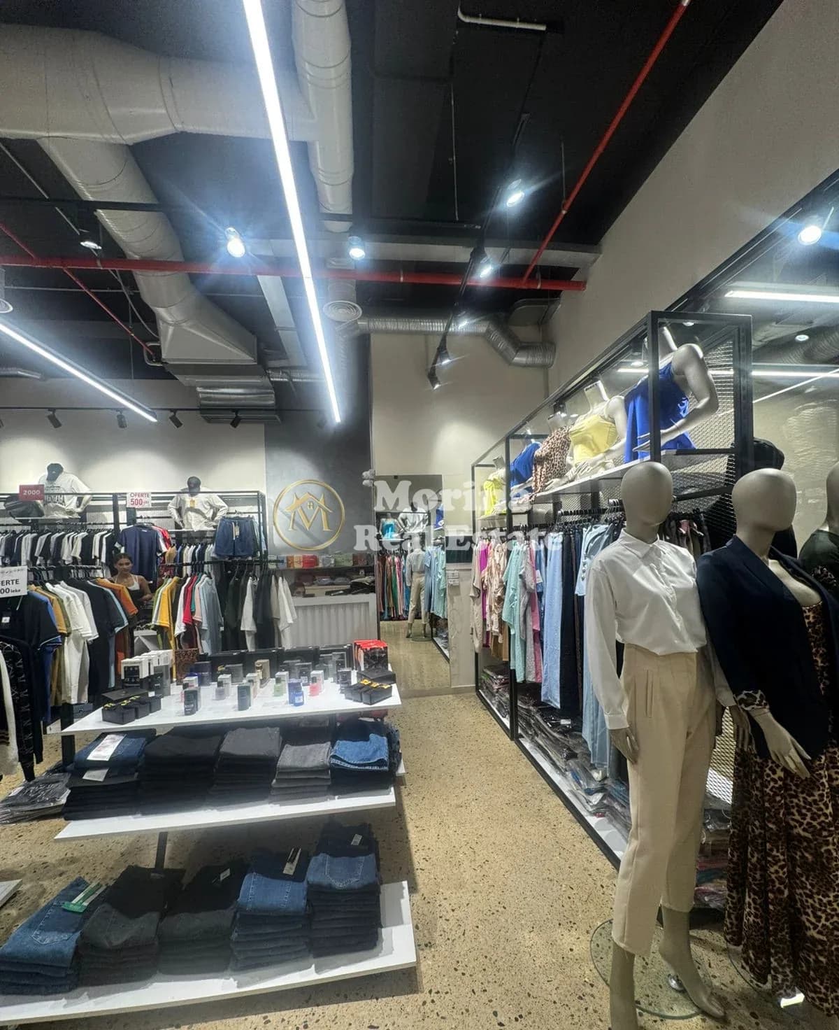 Shitje | Ambjent Biznesi | Rruga 5 Maji, Qendra Tregtare Emerald Center | 616000 € 2