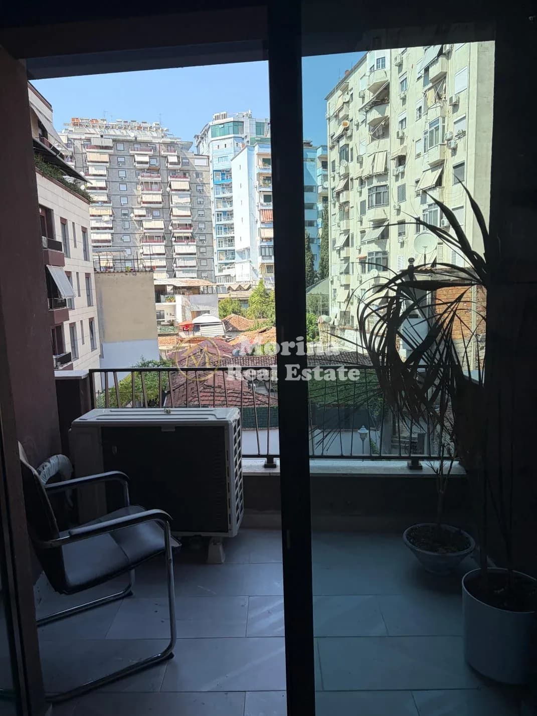 Qera | Ambjent Biznesi | Rruga Myslym Shyri | 700 €/muaj 2