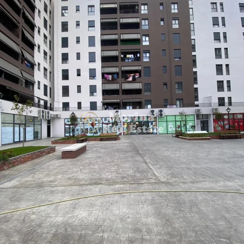 Shitje | Ambjent Biznesi | Kamez | 149270 € 3