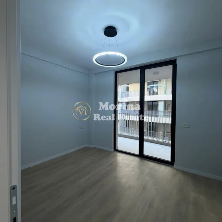 Qera | Ambjent Biznesi | Rruga Mine Peza, Golden Tower Residence| 800 €/muaj. 3