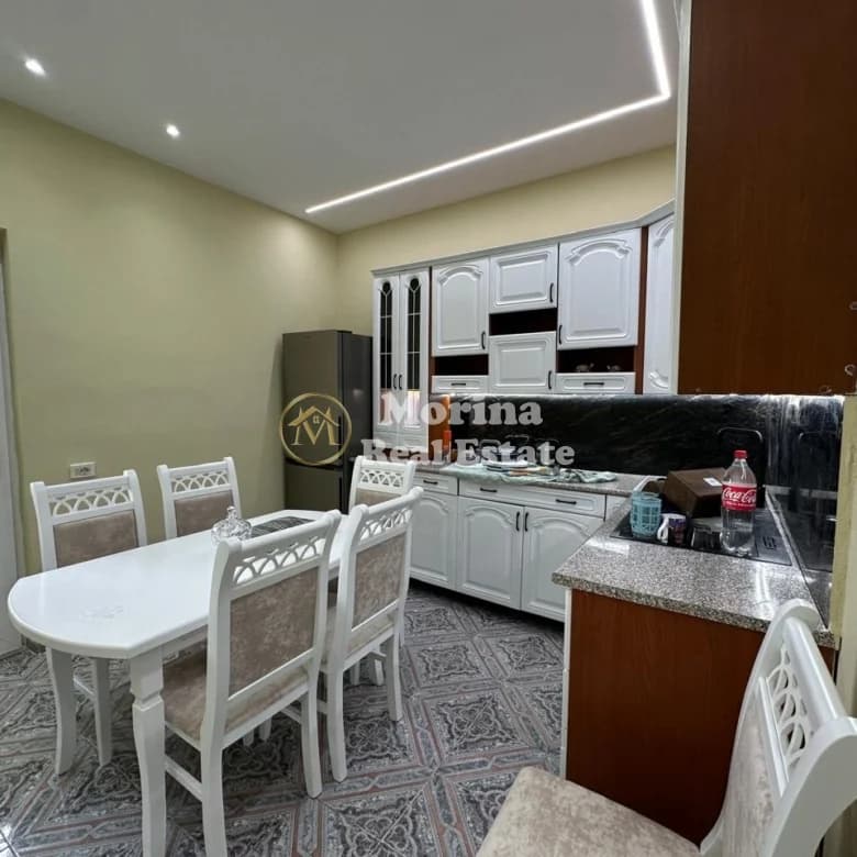 Qera | Vilë 3 + 1 | Laprakë | 1000 €/muaj 4