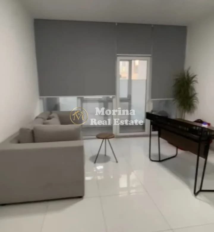 Qera | Ambjent Biznesi | Komuna e Parisit | 1200 €/muaj 2
