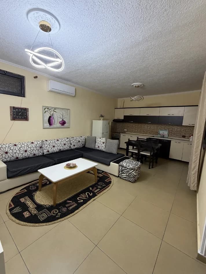 Qera | Vilë 2 + 1 | Jordan Misja | 500 €/muaj