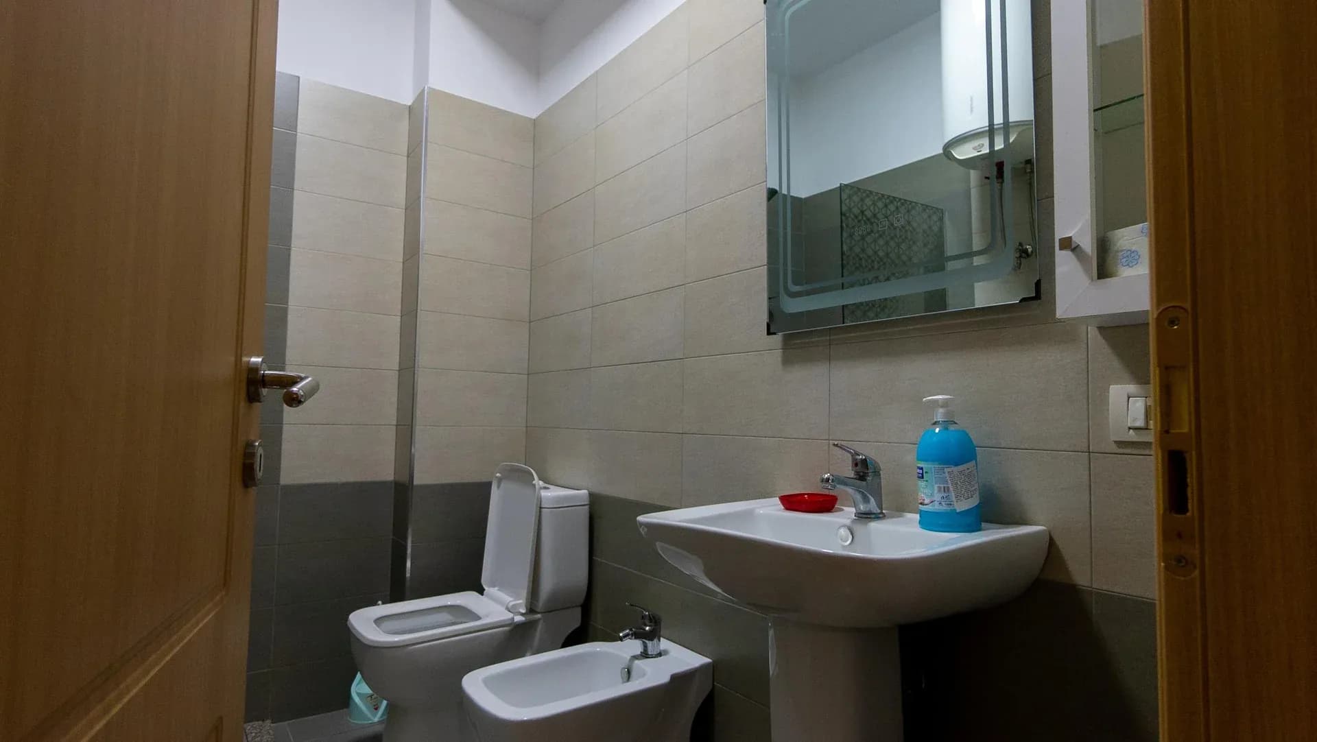 Qera apartamenti 3