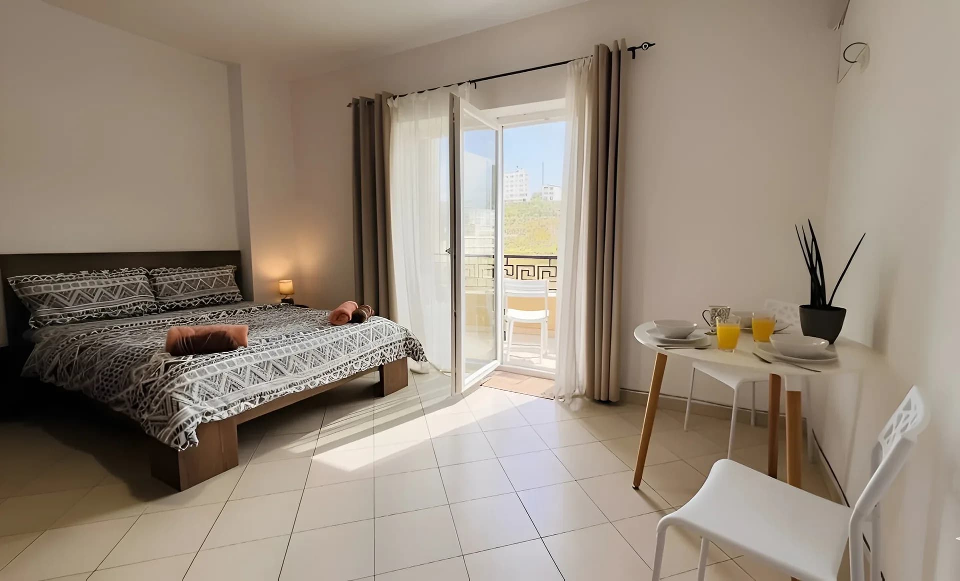 Jepet me qira apartament