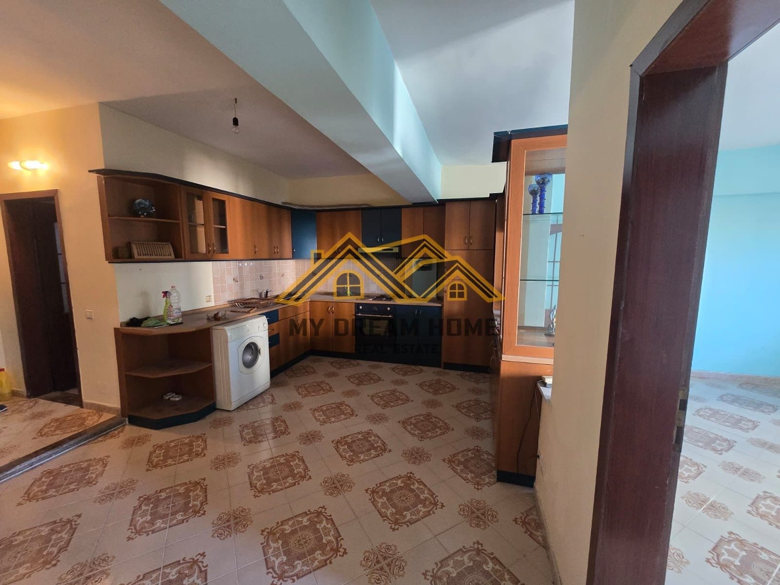 Shitet apartament 1+1 Mundesi Kthimi 2+1,ne Iliria Plazh, Durres 3