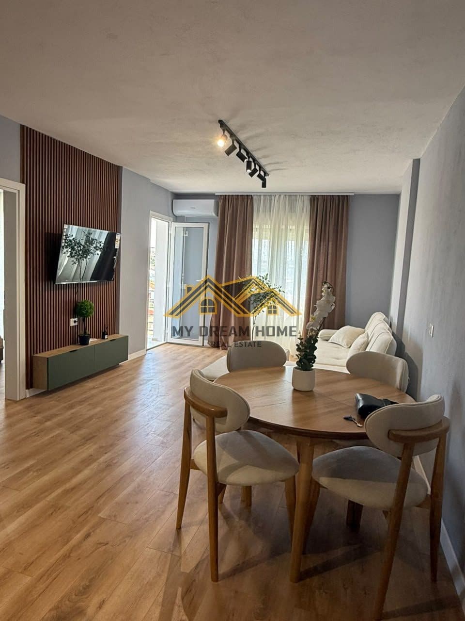 SHITET APARTAMENT 1+1 PRAN SHKOLLES BAJRAM CURRI PLAZH DURRES 2
