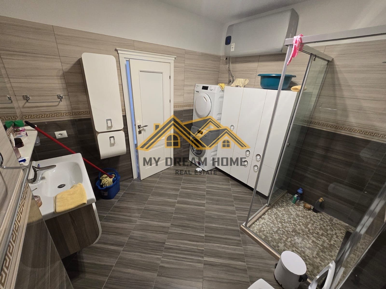 JEPET ME QIRA SUPER APARTAMENT 3+1+2 VIJE TE PARE ME PAMJE DETI 4