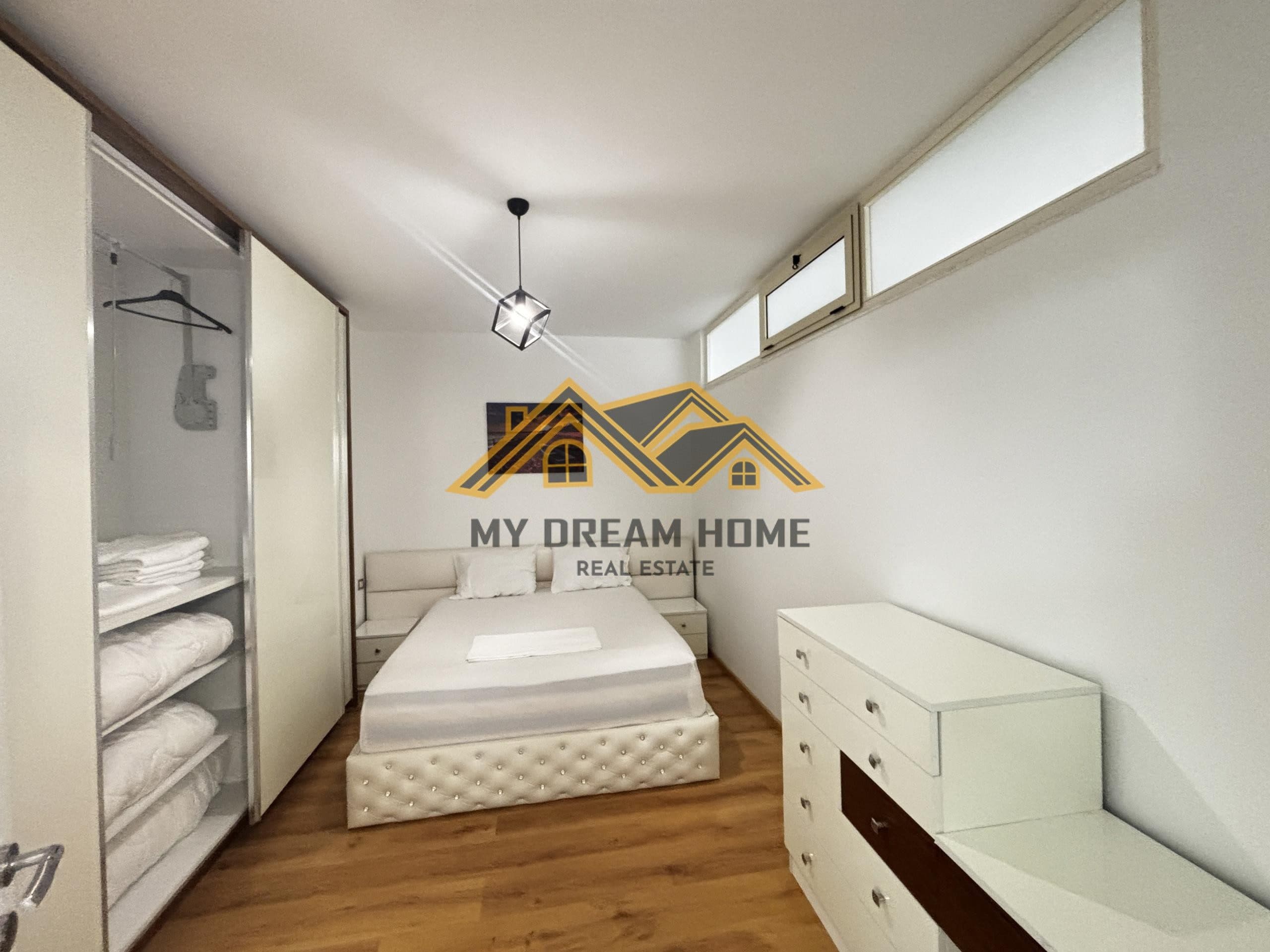 Shitet apartament 2+1 në qendër të Durrësit
