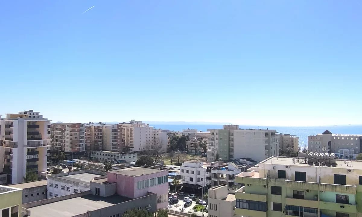 SHITET APARTAMENT 2+1 ME PAMJE DETI PLAZH DURRES