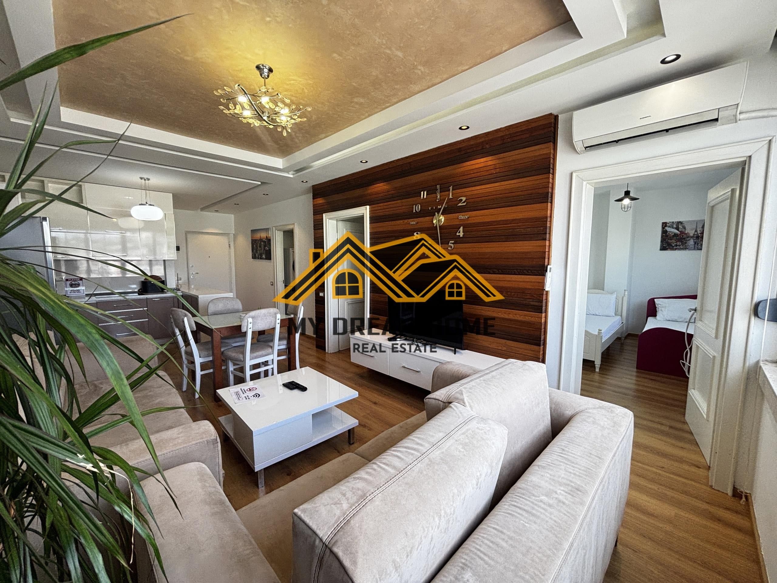 Jepet Me Qira apartament 2+1 në qendër të Durrësit