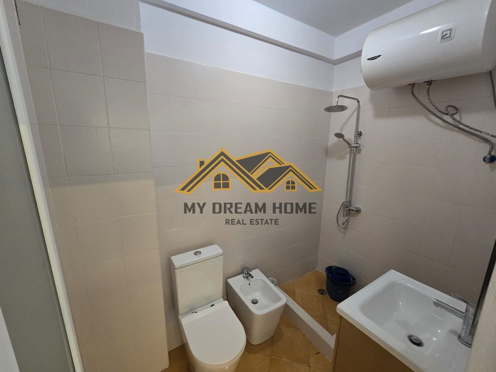 APARTAMENT 1+1 TEK SHKEMBI I KAVAJES, PER SHITJE! 4
