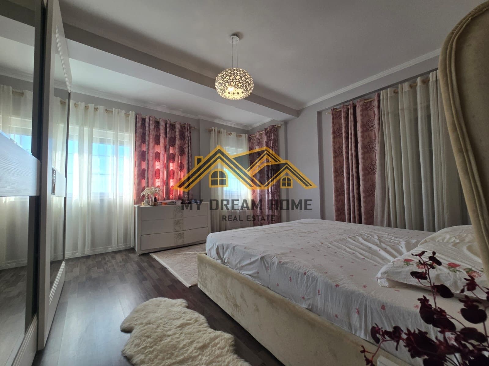 JEPET ME QIRA SUPER APARTAMENT 3+1+2 VIJE TE PARE ME PAMJE DETI 3