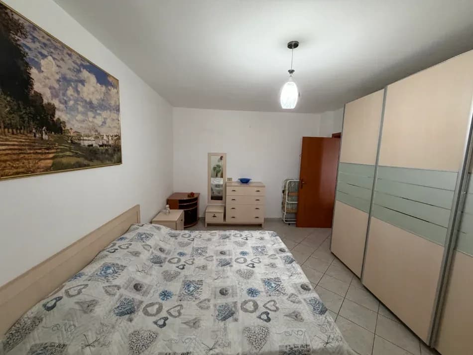 JEPET ME QERA APRTAMENTI 2+1 STADIUMI DURRES 3
