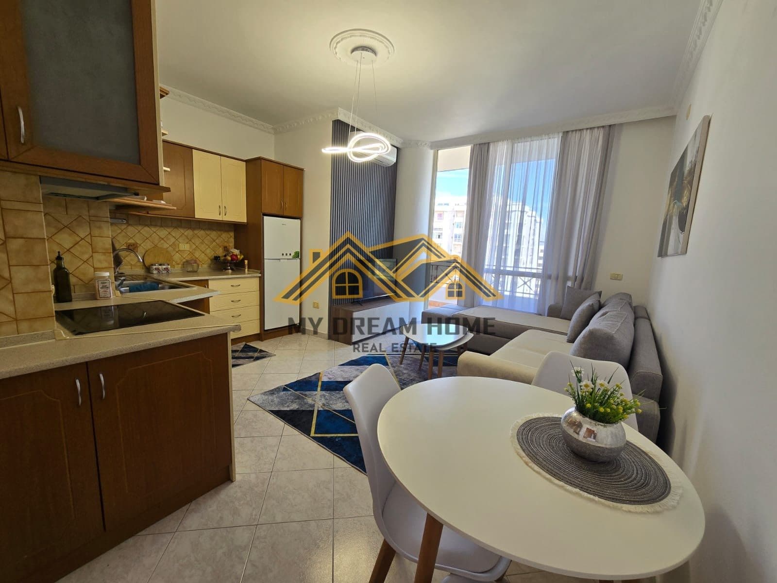 JEPET ME QIRA APARTAMENT 2+1+2 PLAZH DURRES !