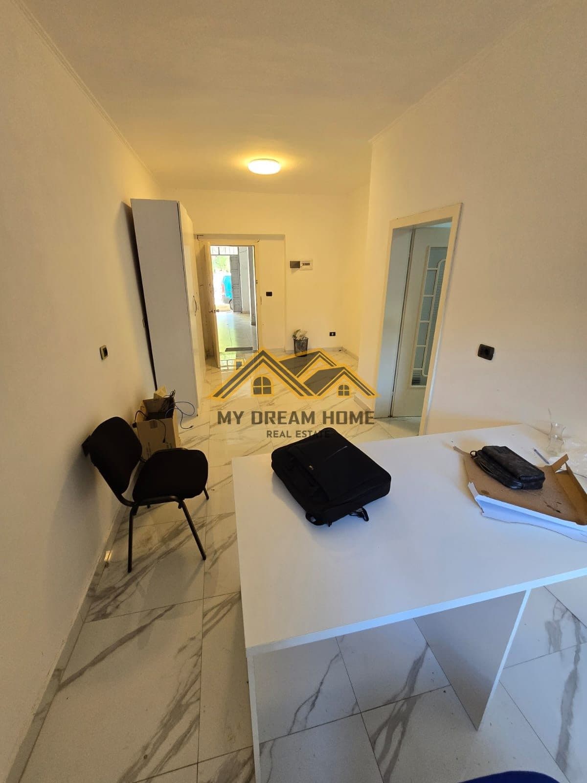 APARTAMENT 1+1 PER SHITJE TEK SHKOLLA 2 GJELAT DURRES! 3