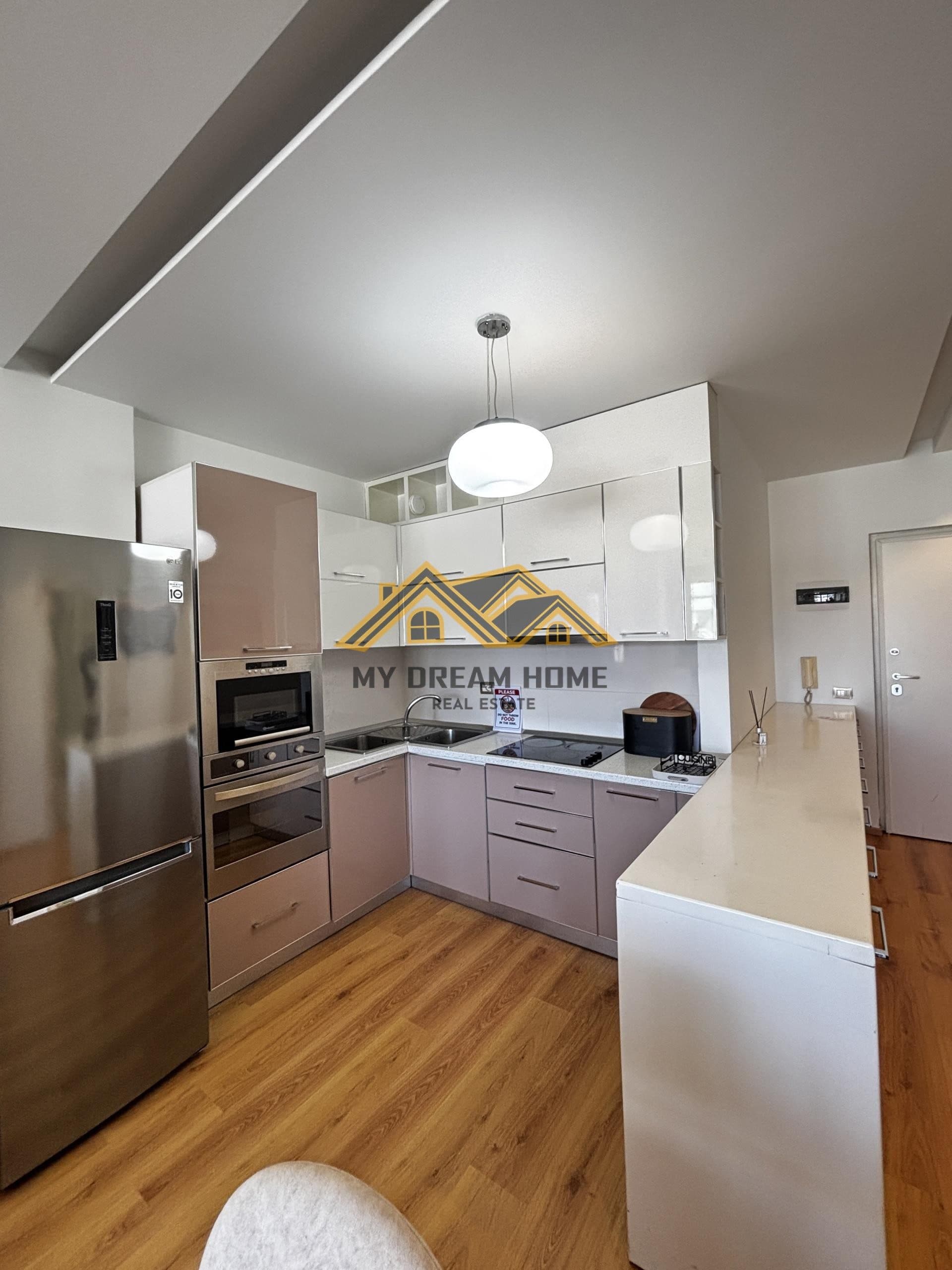 Shitet apartament 2+1 në qendër të Durrësit