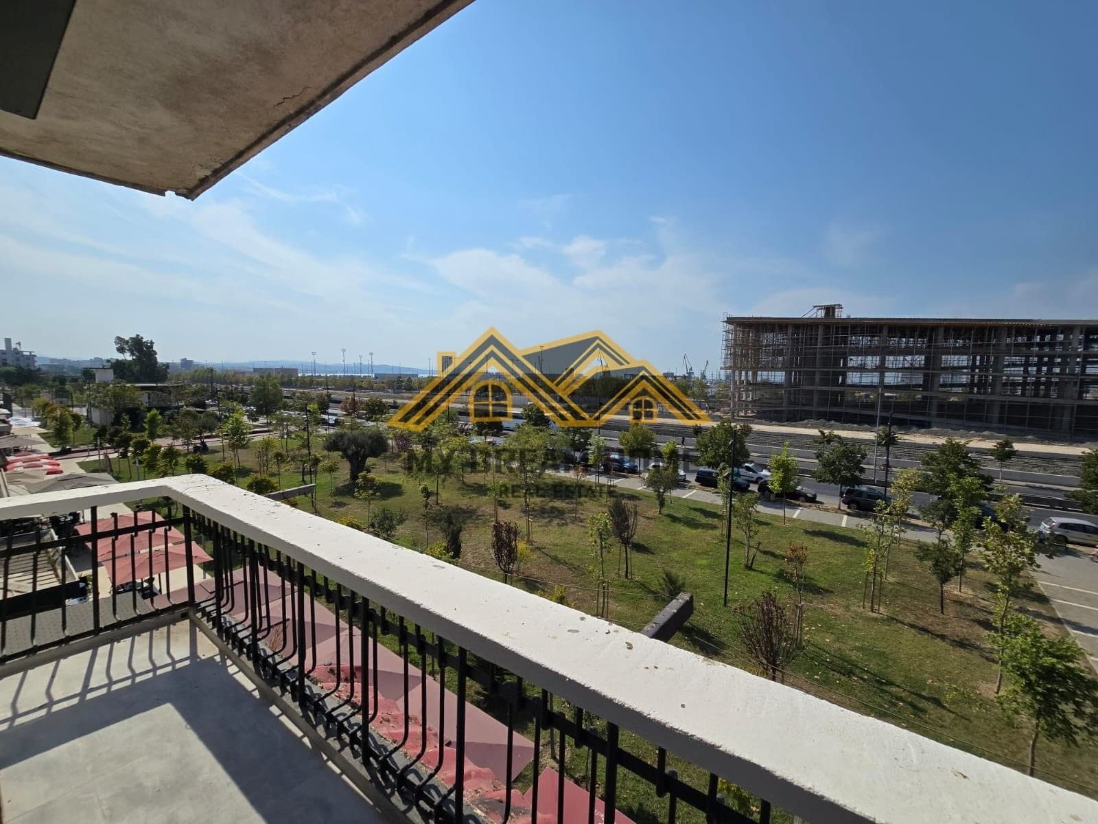 JEPET ME QIRA SUPER APARTAMENT 2+1 DURRES!