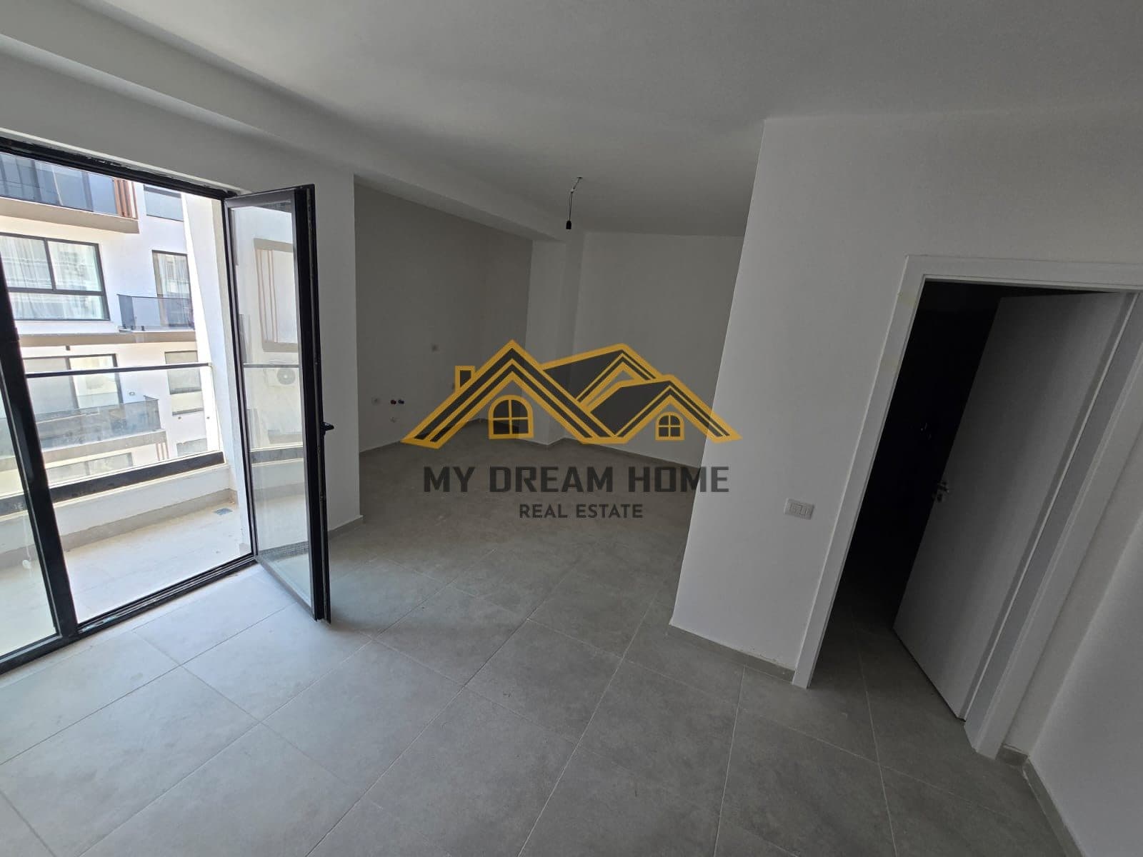 GOLEM,SHESIM GARSONIERE PRAN LIBURNA RESIDENCE