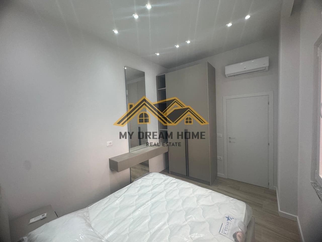 SHITET APARTAMENT 1+1 PLAZH HEKURUDHA 50 M LARG DETIT ! 2