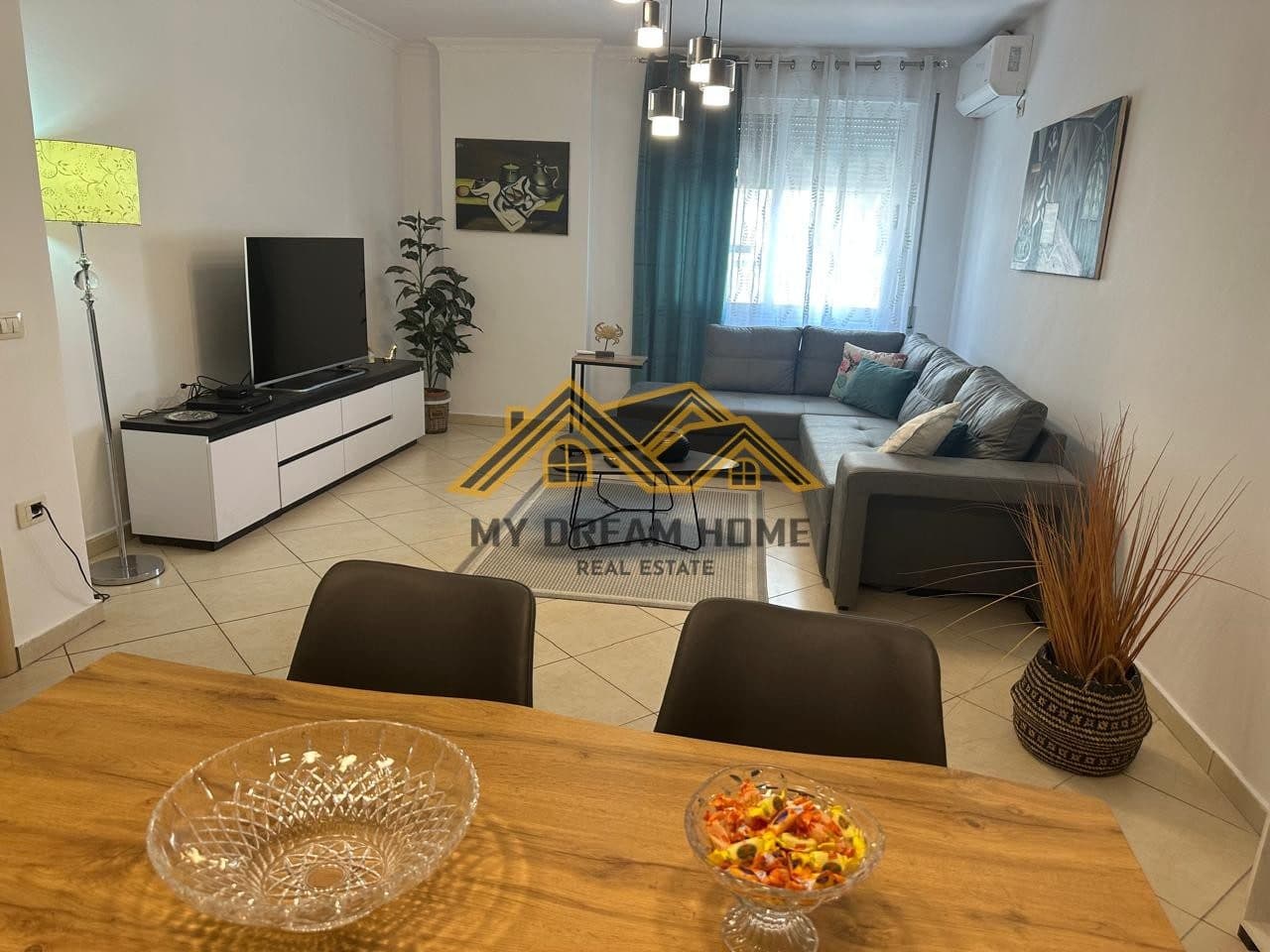JEPET ME QIRA APARTAMENT 1+1 NE RRUGA E RE PORTIT ,DURRES ! 2