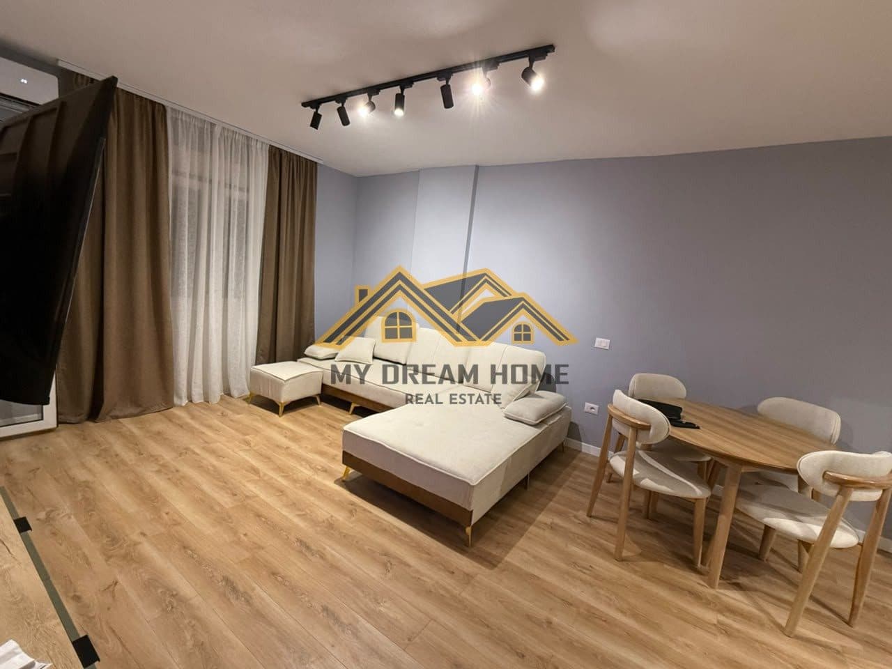 SHITET APARTAMENT 1+1 PRAN SHKOLLES BAJRAM CURRI PLAZH DURRES 3