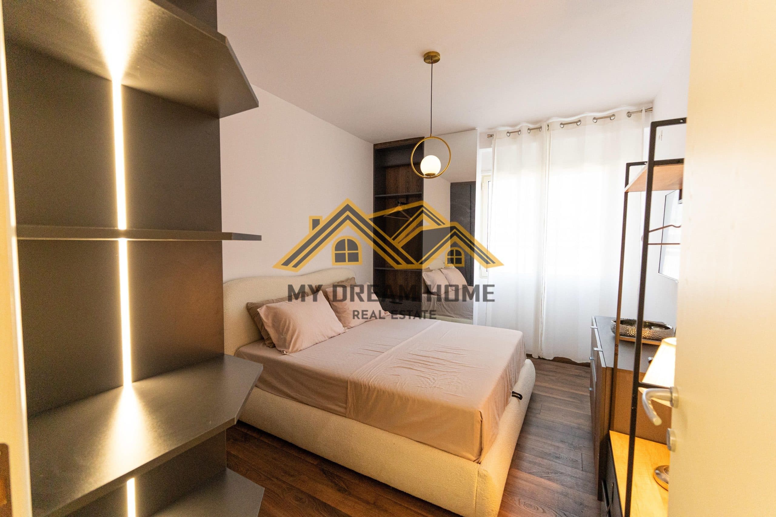 SHITET APARTAMENT 1+1 PALLAT I RI | PRANË PISTËS TEUTA PLAZH, DURRËS