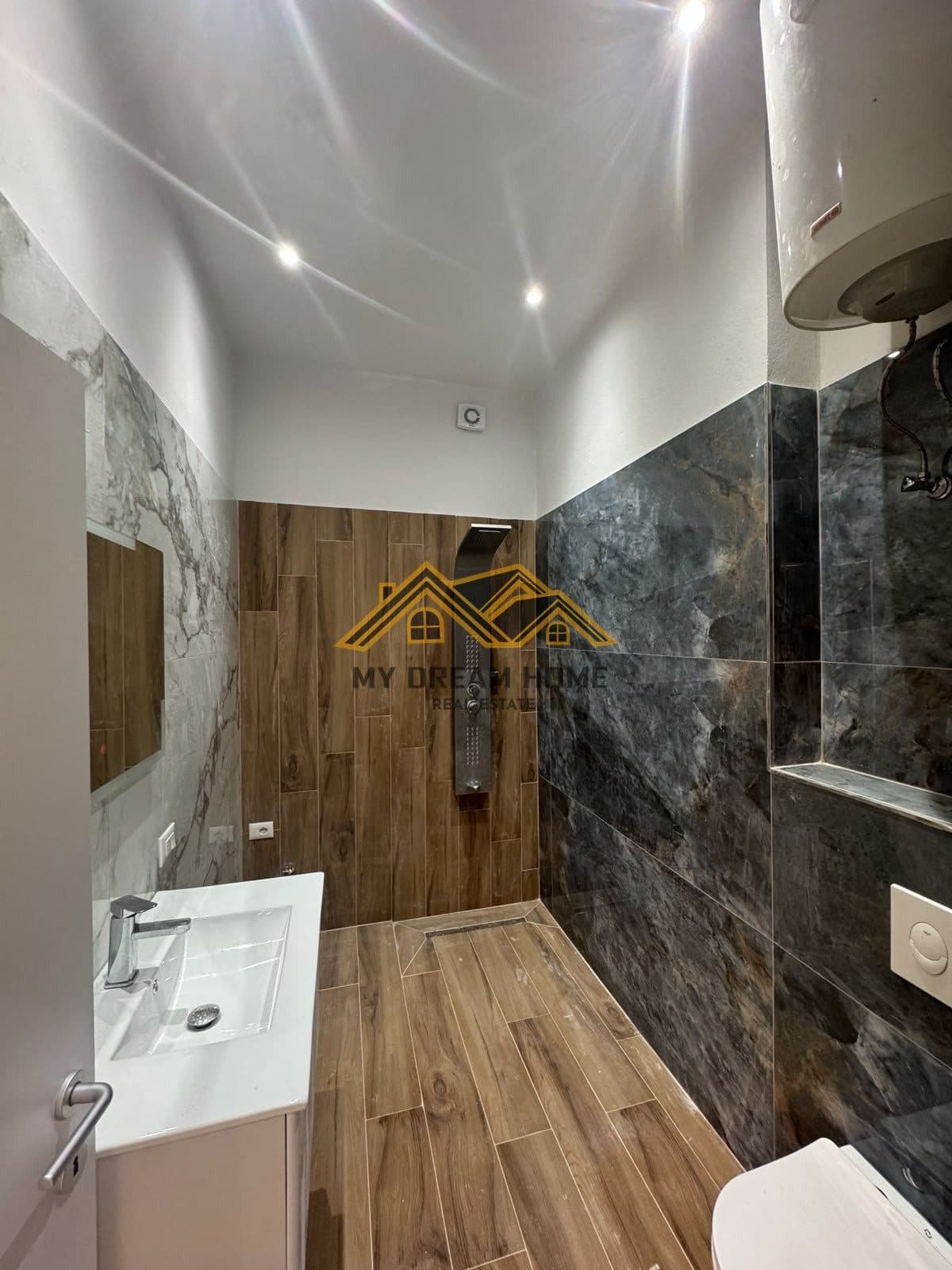 SHITET APARTAMENT 1+1 PLAZH HEKURUDHA 50 M LARG DETIT ! 3