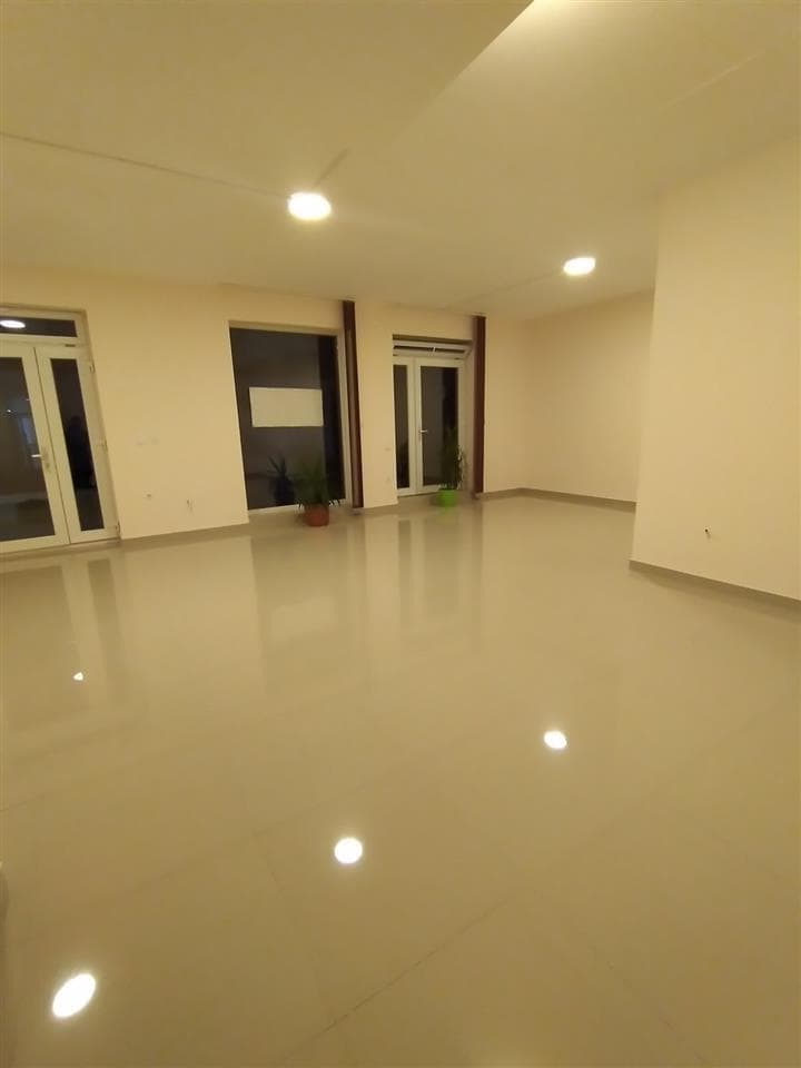 Lokal me qera mbrapa rruges B, 60m2 2