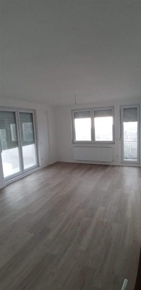 Penthouse me qera ne rrugen B. 3